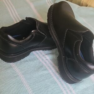 Dr Scholls Oil And Slip Resistant Shoes MENS 8.5 WIDE Like New *FLAW*